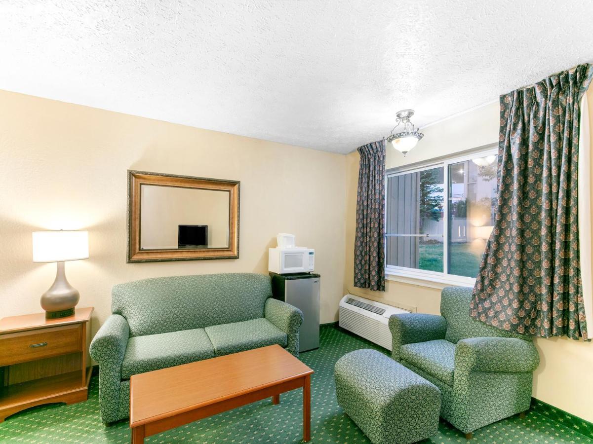Oyo Hotel Spokane North Kültér fotó